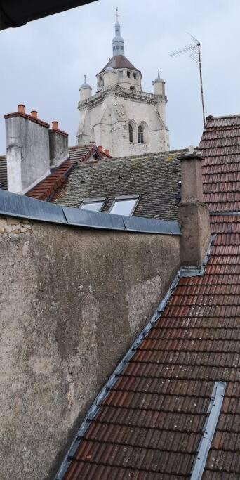 Duplex Au Centre Ville, Dans Cour Interieure Calme Dole Exteriör bild